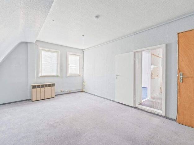 Haus zum Kauf 599.000 € 9 Zimmer 212 m² 217 m² Grundstück Leonberg 71229