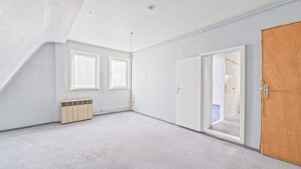 Haus zum Kauf 599.000 € 9 Zimmer 212 m² 217 m² Grundstück Leonberg 71229