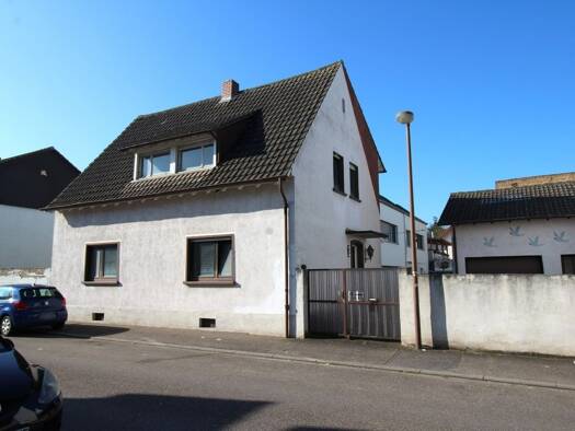 Mehrfamilienhaus zum Kauf 299.000 € 5,5 Zimmer 118 m² 239 m² Grundstück Hockenheim 68766