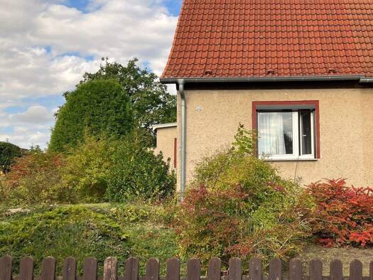 Doppelhaushälfte zum Kauf 70.000 € 4 Zimmer 75 m² 1.318 m² Grundstück Demmin 17109