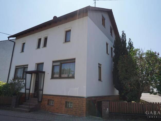 Einfamilienhaus zum Kauf 229.000 € 8,5 Zimmer 150 m² 265 m² Grundstück Schömberg Schömberg 75328