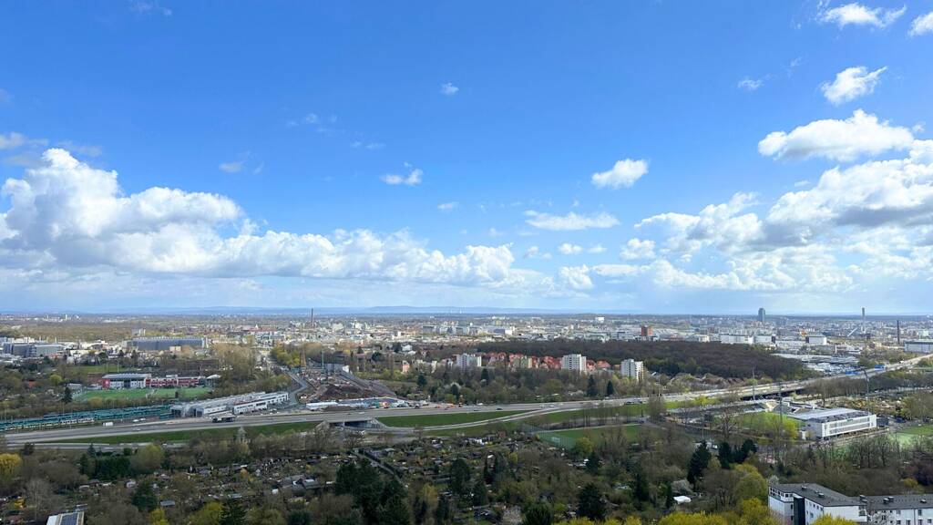 Wohnung zum Kauf 334.000 € 2 Zimmer 65,4 m² 21. Geschoss Bornheim Frankfurt am Main 60385