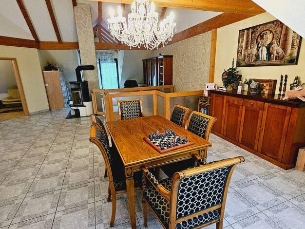 Doppelhaushälfte zum Kauf 515.000 € 9 Zimmer 256 m² 715 m² Grundstück Schloßweg 5 Schönfeld Großrinderfeld 97950