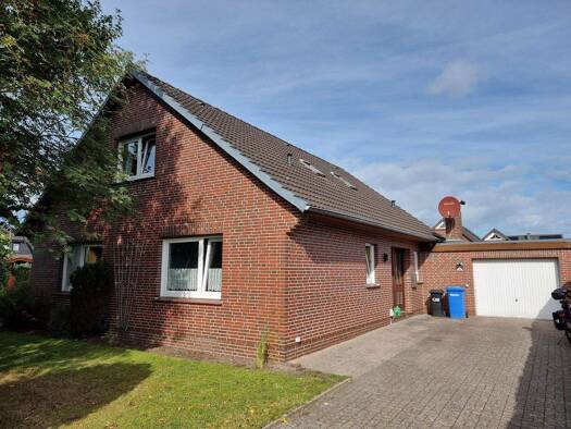 Einfamilienhaus zum Kauf provisionsfrei 220.000 € 5 Zimmer 130 m² 873 m² Grundstück Ovelgönne 26939