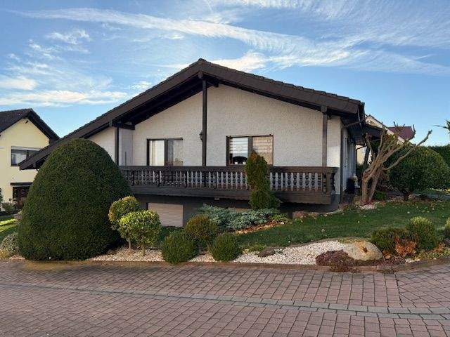Immobilie in Biebelnheim - Charmanter Bungalow in ruhiger Lage - einziehen und wohlfühlen - Bild 1