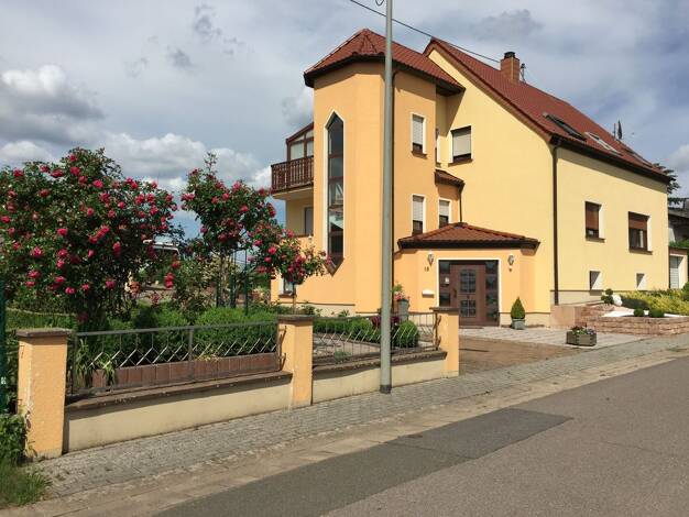 Mehrfamilienhaus zum Kauf 365.000 € 8 Zimmer 190 m² 2.754 m² Grundstück frei ab sofort Tholey 66636