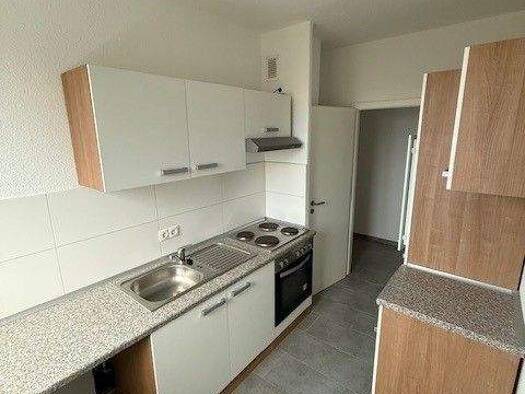 Wohnung zur Miete 358 € 2 Zimmer 50,8 m² 3. Geschoss frei ab sofort Louis-Jentzsch-Straße 1 Silberhöhe Halle (Saale) 06132