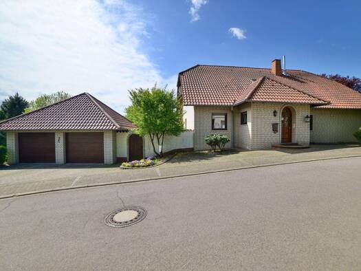 Bungalow zur Miete 1.900 € 7 Zimmer 260 m² 1.100 m² Grundstück frei ab 01.07.2026 Flurstraße 1 Wallhalben 66917