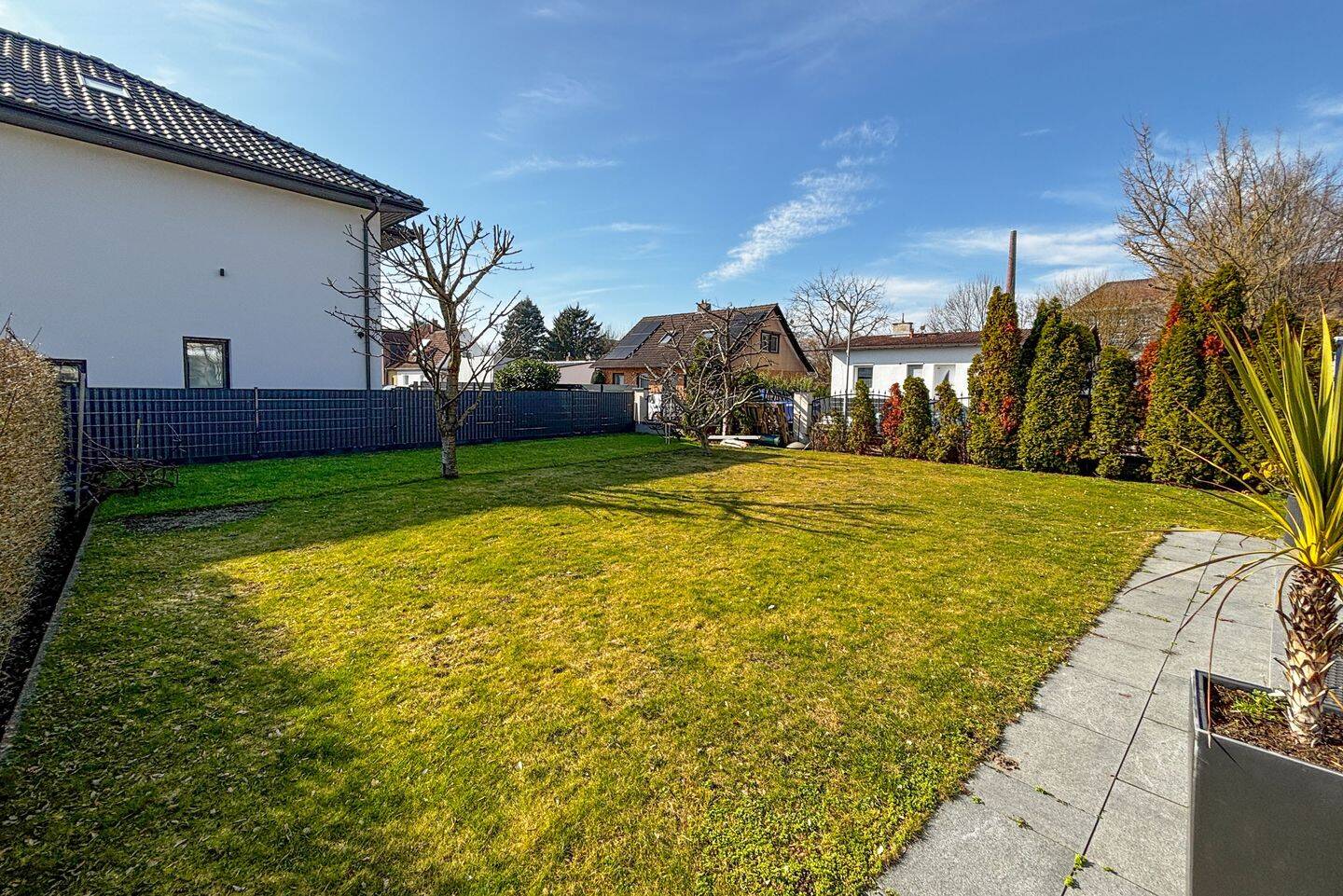 Property thumbnail 12