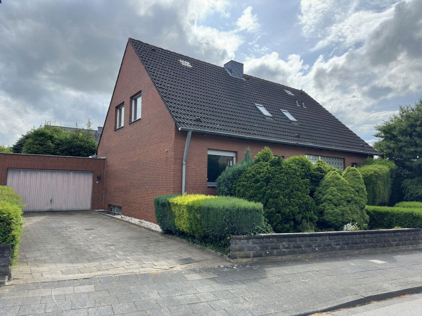 Einfamilienhaus zum Kauf provisionsfrei 695.000 € 7 Zimmer 200 m²<br/>Wohnfläche 781 m²<br/>Grundstück Eckum Rommerskirchen 41569