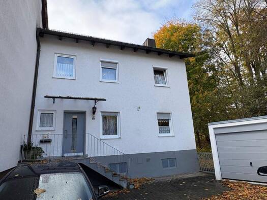 Mehrfamilienhaus zum Kauf als Kapitalanlage geeignet 499.000 € 8 Zimmer 182 m² 356 m² Grundstück Weningstraße 12 West Landshut 84034