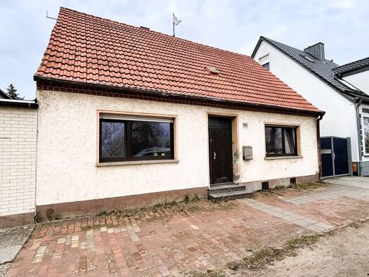 Stadthaus zum Kauf 69.000 € 4 Zimmer 80 m² 448 m² Grundstück Coswig Coswig 06869