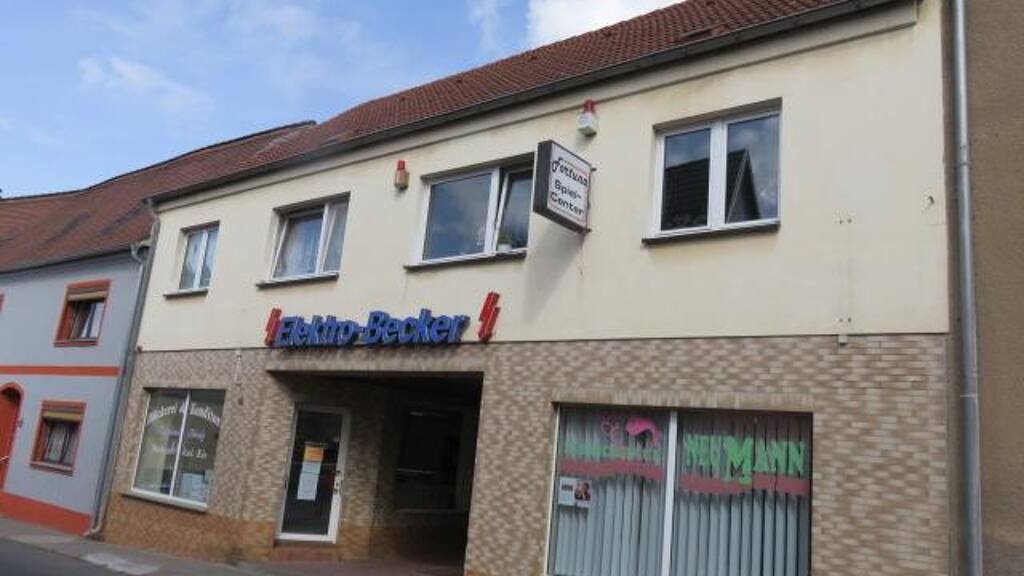 Gewerbeobjekt zum Kauf als Kapitalanlage geeignet 89.000 € 164,9 m² 431 m² Grundstück Bernburger Straße 40 Sandersleben Arnstein / OT Sandersleben 06456