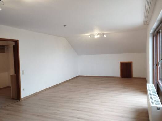 Wohnung zur Miete 860 € 3 Zimmer 88 m² Geschoss 1/2 frei ab 01.09.2026 Hochdorf Nagold 72202