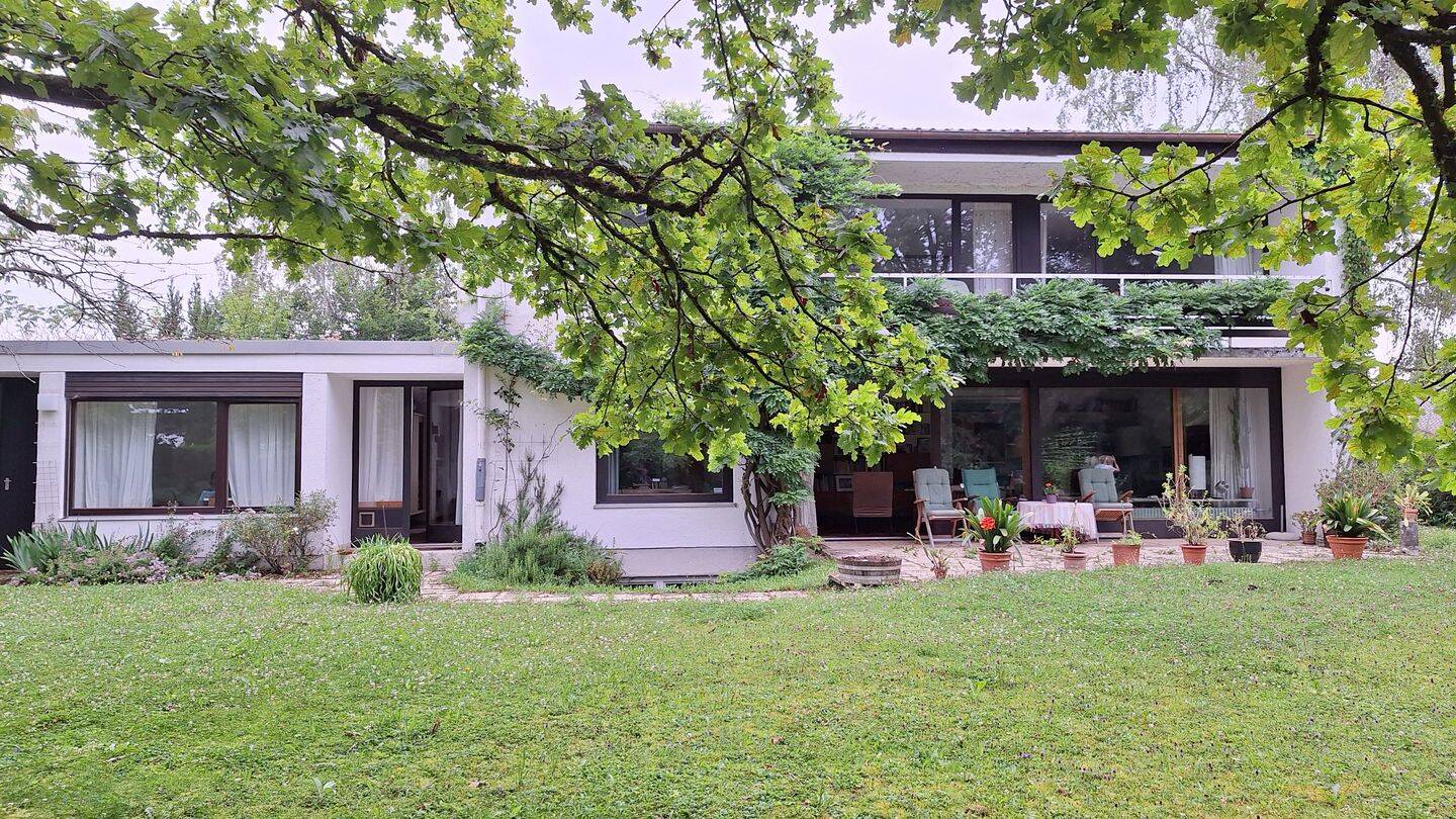 Toplage Würmtal - EFH im Bauhaus-ähnlicher Architektur auf Traumgrundstück mit großem Erweiterungspotenzial