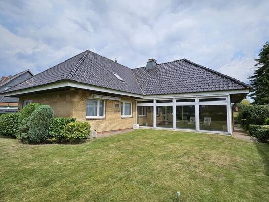 Einfamilienhaus zum Kauf provisionsfrei 695.000 € 9 Zimmer 298 m² 877 m² Grundstück Stockelsdorf 23617