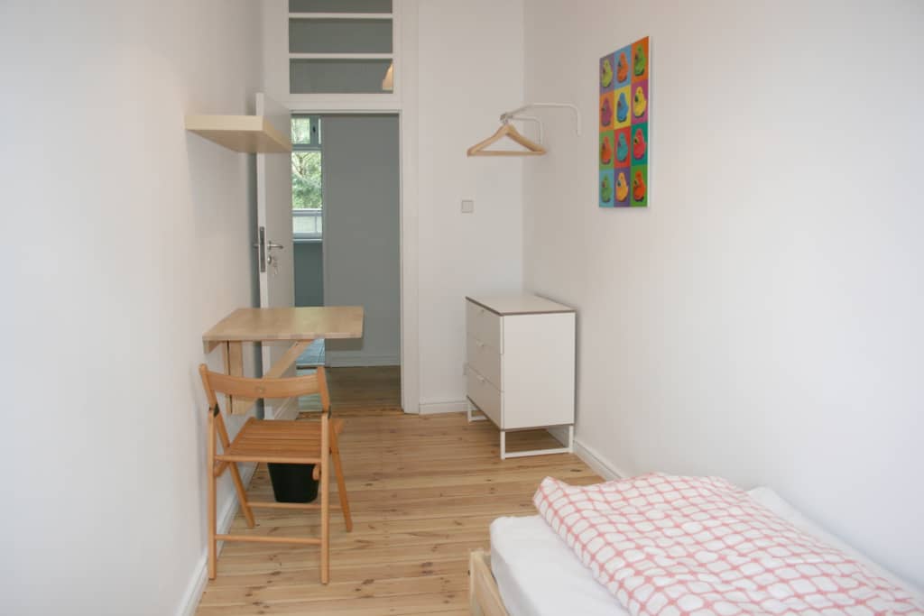 Wohnung zur Miete Wohnen auf Zeit 730 € 5 Zimmer 7 m²<br/>Wohnfläche 19.02.2025<br/>Verfügbarkeit Kranzer Straße 5 Schmargendorf Berlin 14199