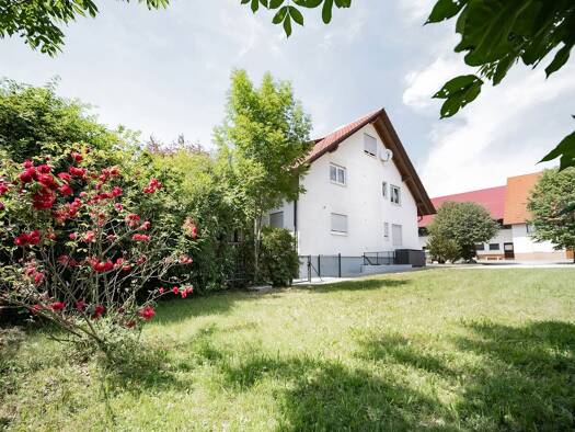 Wohnung zur Miete 1.390 € 5 Zimmer 130 m² Geschoss 1/2 frei ab sofort Schloßstraße 15 Grabenstetten 72582
