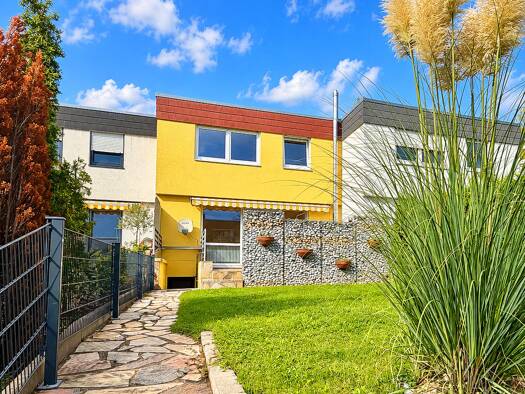 Reihenmittelhaus zum Kauf 269.000 € 4 Zimmer 106,5 m² 184 m² Grundstück Coburg Coburg 96450