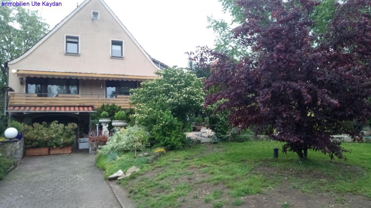 Einfamilienhaus zum Kauf 280.000 € 6 Zimmer 150 m²<br/>Wohnfläche 1.184 m²<br/>Grundstück 01.07.2027<br/>Verfügbarkeit Kitzingen Kitzingen 97318