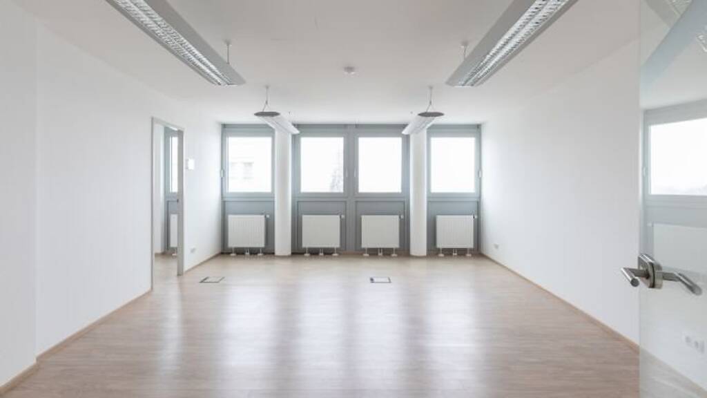 Bürofläche zur Miete provisionsfrei 6 Zimmer 220 m² Bürofläche teilbar ab 220 m² Lilienthalstraße 2a Gilching 82205