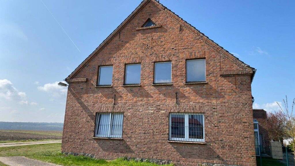 Mehrfamilienhaus zum Kauf 390.000 € 4 Zimmer 120 m² 3.600 m² Grundstück Basedowerstr 82 Malchin 17139