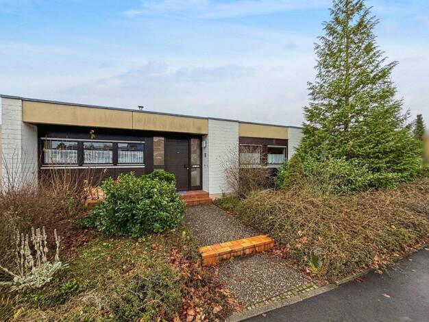 Einfamilienhaus zum Kauf 409.000 € 4 Zimmer 133,4 m² 593 m² Grundstück Deutschhof Schweinfurt 97422