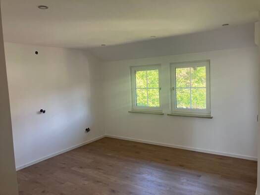 Reihenhaus zur Miete 2.300 € 7 Zimmer 165,3 m² 550 m² Grundstück frei ab 01.08.2026 Hohenlinden 85664