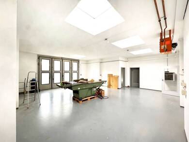 Produktionshalle zur Miete 2.100 € 444 m² Lagerfläche Bräuningshof Langensendelbach 91094