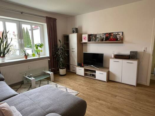 Wohnung zur Miete 385 € 2 Zimmer 47,6 m² frei ab sofort Leipziger Straße 36 Böhlen Böhlen 04564