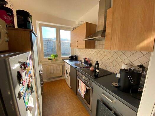 Wohnung zur Miete 197 € 2 Zimmer 46,7 m² 5. Geschoss frei ab 01.01.2026 Karl-Marx-Straße 19 Suhl 98527