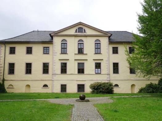 Mehrfamilienhaus zum Kauf 242.500 € 15 Zimmer 1.130,6 m² 4.470 m² Grundstück Kirchplatz 1 a Schönewerda Roßleben 06571