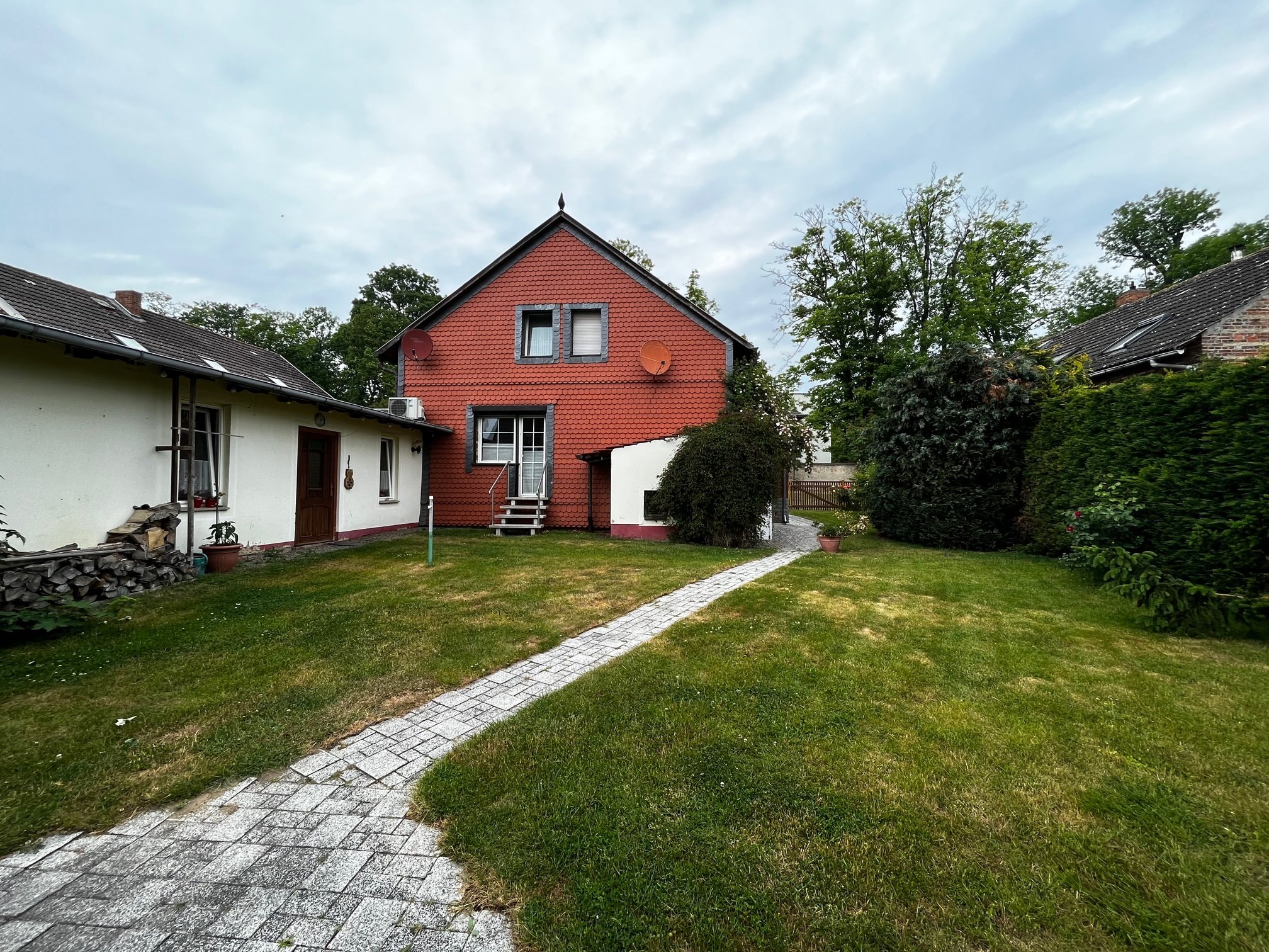 Einfamilienhaus zum Kauf 230.000 € 7 Zimmer 152,3 m²<br/>Wohnfläche 1.057 m²<br/>Grundstück Neindorf Oschersleben 39387