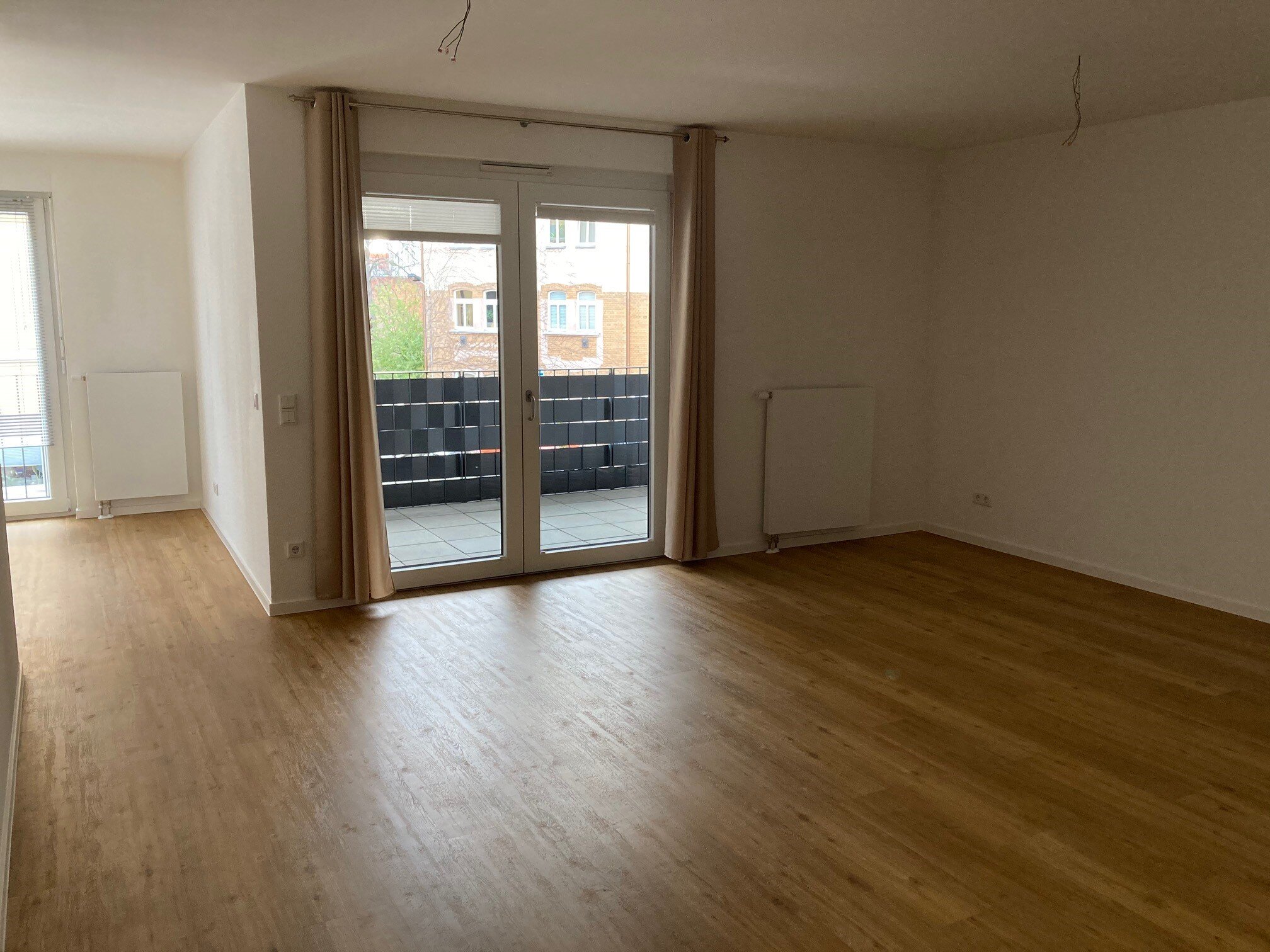 Wohnung zur Miete 1.035 € 3 Zimmer 101,9 m²<br/>Wohnfläche 3.<br/>Geschoss 01.12.2024<br/>Verfügbarkeit Magdeburger Allee 148 Ilversgehofen Erfurt 99086