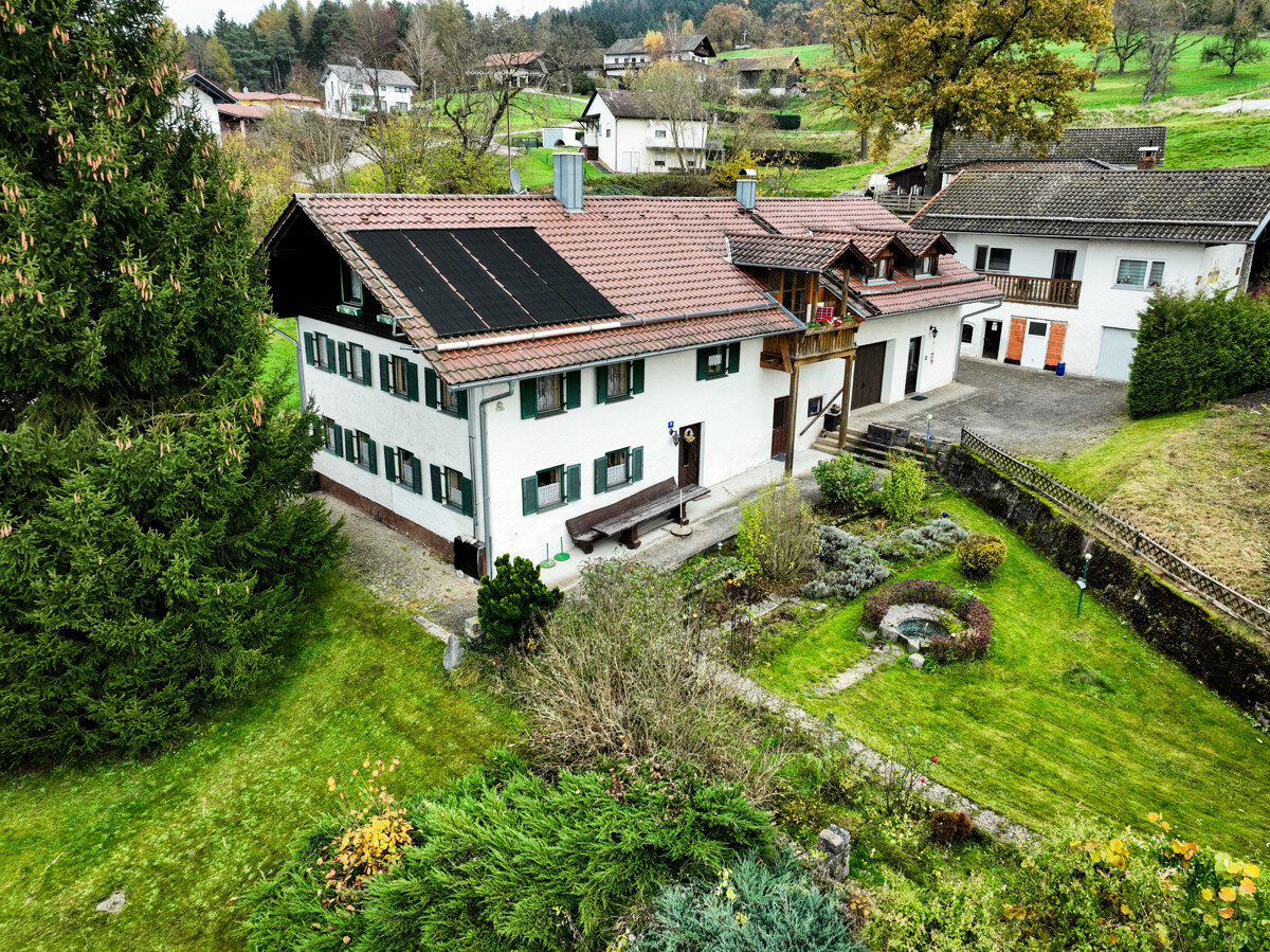 Einfamilienhaus zum Kauf 949.000 € 10 Zimmer 280 m²<br/>Wohnfläche 2.720 m²<br/>Grundstück Wegern Hunderdorf 94336