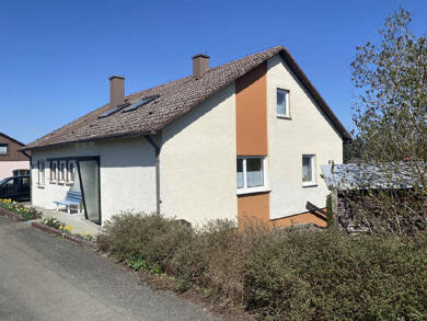 Einfamilienhaus zum Kauf 425.000 € 9 Zimmer 222,1 m² 494 m² Grundstück frei ab sofort Pfullendorf Pfullendorf 88630
