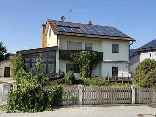 Einfamilienhaus zum Kauf 235.000 € 7 Zimmer 160 m² 573 m² Grundstück Uttenhofen Stephansposching 94569
