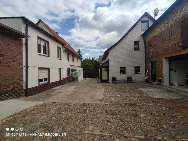 Haus zum Kauf 345.000 € 11 Zimmer 197 m² 2.800 m² Grundstück Alte Leipziger Straße 14 Bobbau Bitterfeld-Wolfen 06766