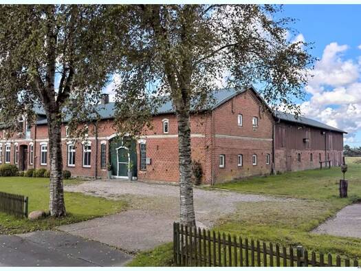 Haus zum Kauf 395.000 € 7 Zimmer 232 m² 6.335 m² Grundstück Seeth Seeth 25878