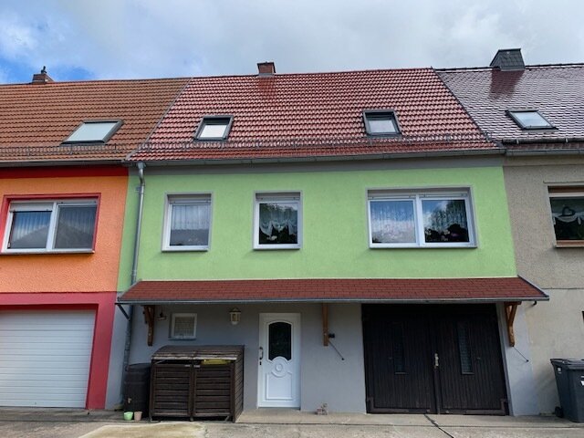 Reihenmittelhaus zur Miete 800 € 4 Zimmer 108 m²<br/>Wohnfläche 200 m²<br/>Grundstück ab sofort<br/>Verfügbarkeit Klosterhäseler An der Poststraße 06647