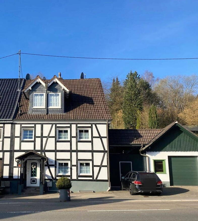 Doppelhaushälfte zum Kauf provisionsfrei 485.000 € 9 Zimmer 173 m² 1.535 m² Grundstück Hückeswagener Str. Windhagen Gummersbach 51647