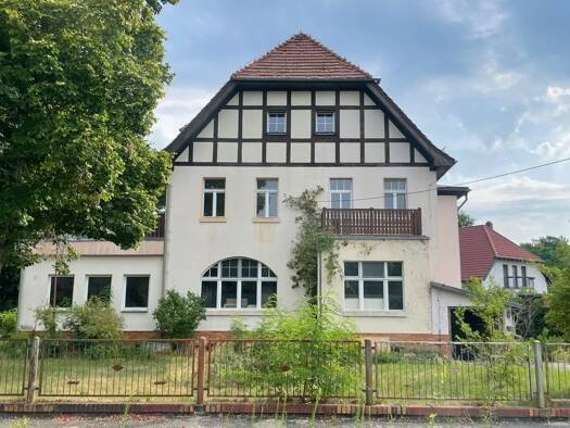 Mehrfamilienhaus zum Kauf provisionsfrei 189.000 € 9 Zimmer 320 m² 2.028 m² Grundstück Knappenrode Hoyerswerda 02977