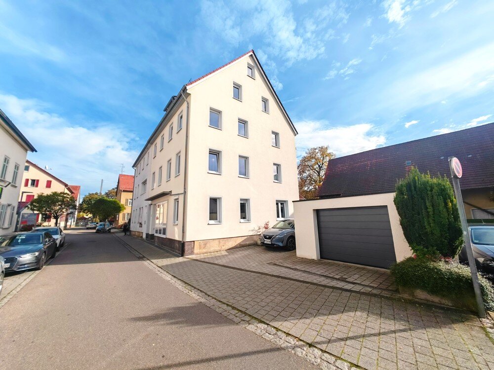 Haus zum Kauf 739.000 € 11 Zimmer 195 m²<br/>Wohnfläche 234 m²<br/>Grundstück Metzingen Metzingen 72555