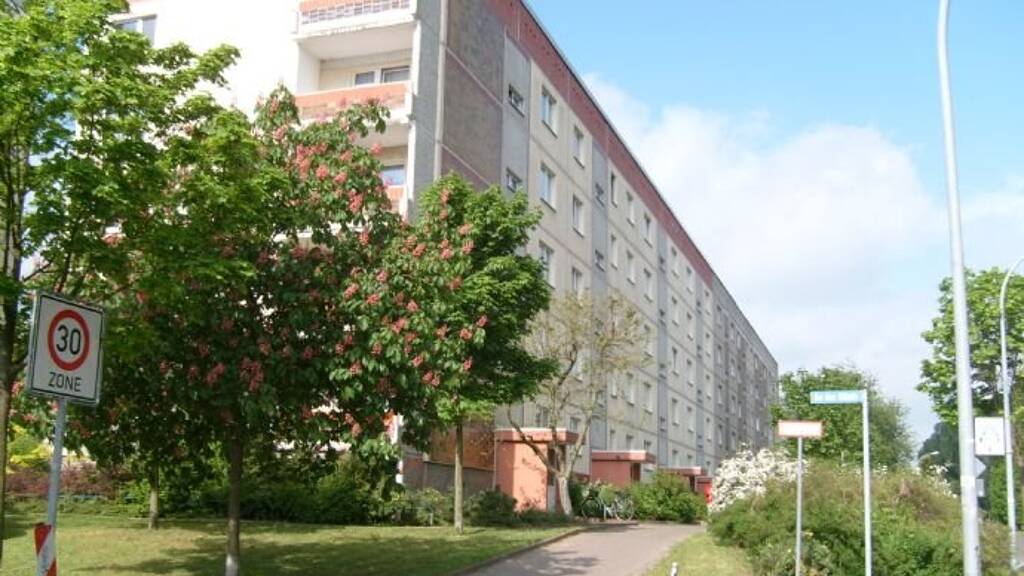 Wohnung zur Miete 270 € 3 Zimmer 62,1 m² 5. Geschoss frei ab sofort Reitbahnweg 45 Reitbahnviertel Neubrandenburg 17034