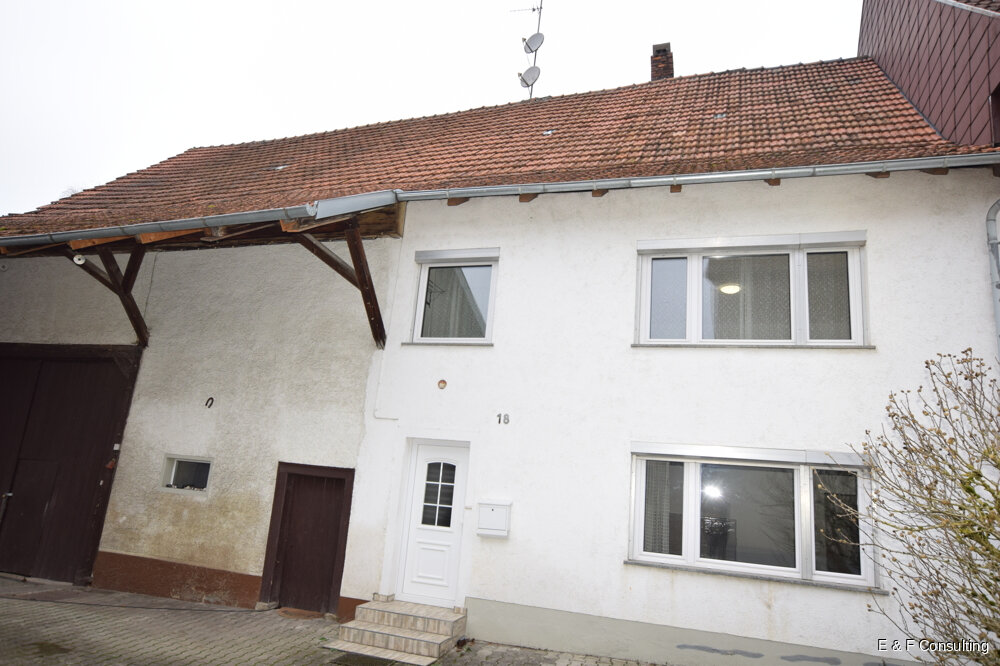 Bauernhaus zum Kauf 284.000 € 5 Zimmer 160 m²<br/>Wohnfläche 865 m²<br/>Grundstück Marktstrasse 18 Grießen Klettgau / Grießen 79771