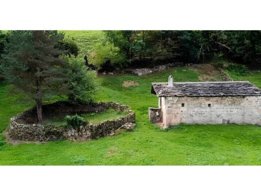 Villa zum Kauf 74.000 € 1 Zimmer 272 m² Vega de Pas 39685