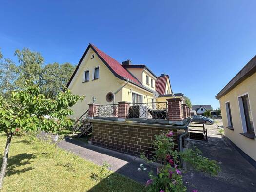 Haus zum Kauf 295.000 € 10 Zimmer 231 m² 1.051 m² Grundstück frei ab sofort Rehna 19217