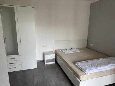 WG-Zimmer zur Miete Wohnen auf Zeit 640 € 17 m² frei ab 30.09.2025 Obertürkheimer Straße 0 Mettingen Esslingen 73733