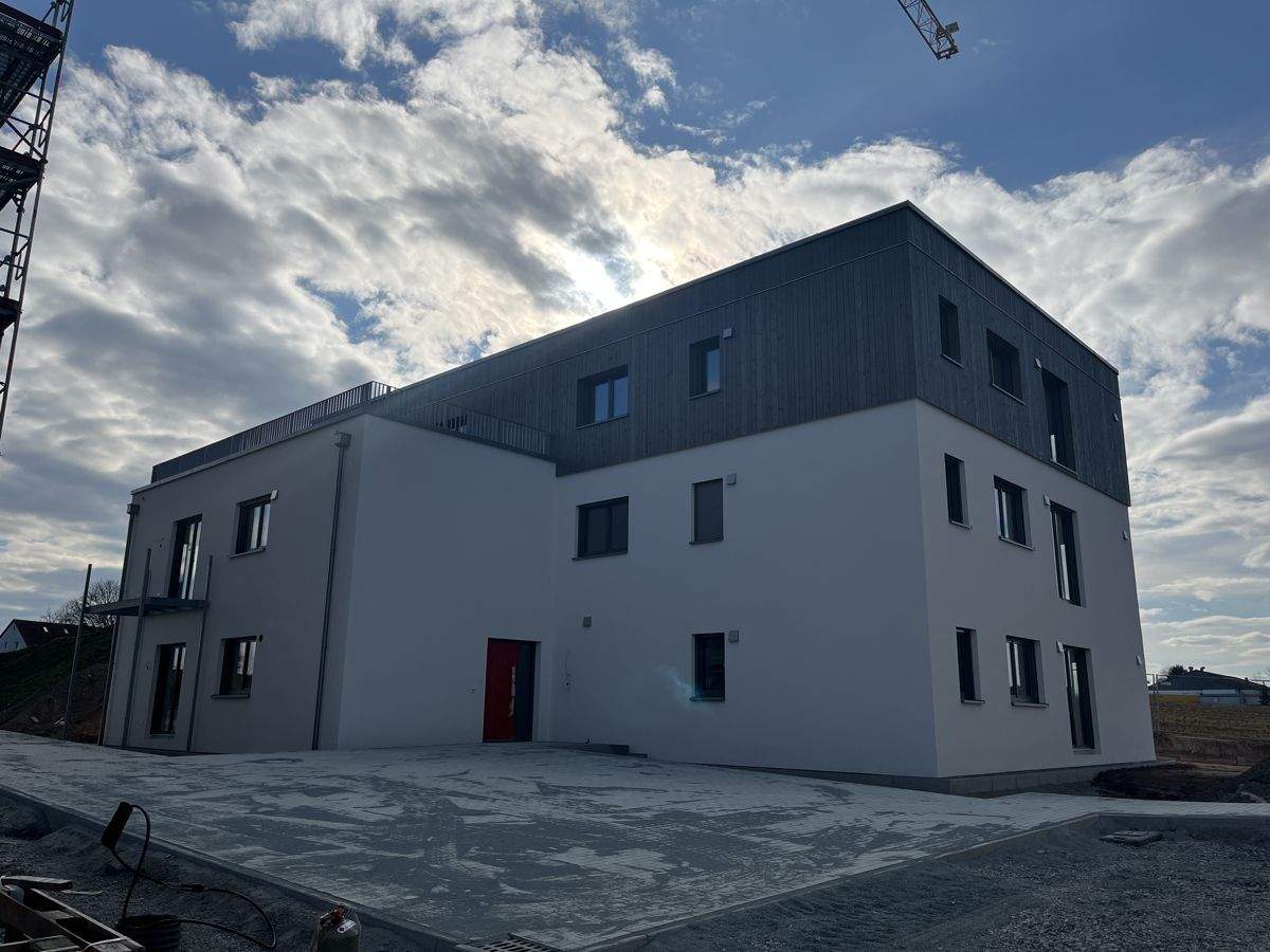 Immobilie in Speichersdorf - "Moderne klimafreundliche Neubauwohnung - bereits vermietet mit nachhaltiger und langfristiger Perspektive - Naturstadt Speichersdorf" - Bild 2
