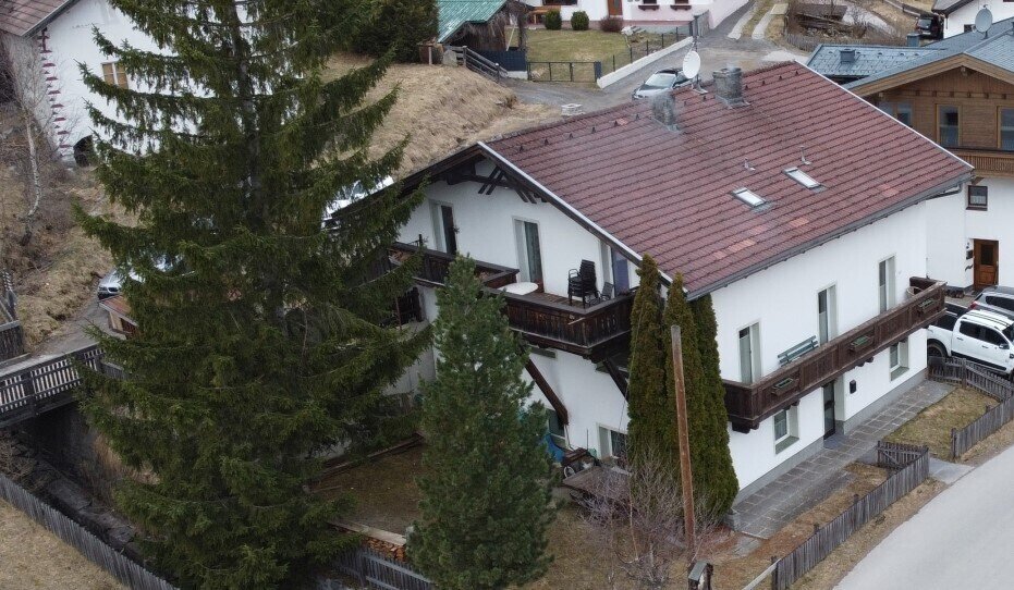 Mehrfamilienhaus zum Kauf 13 Zimmer 270 m²<br/>Wohnfläche 413 m²<br/>Grundstück Längenfeld 6444